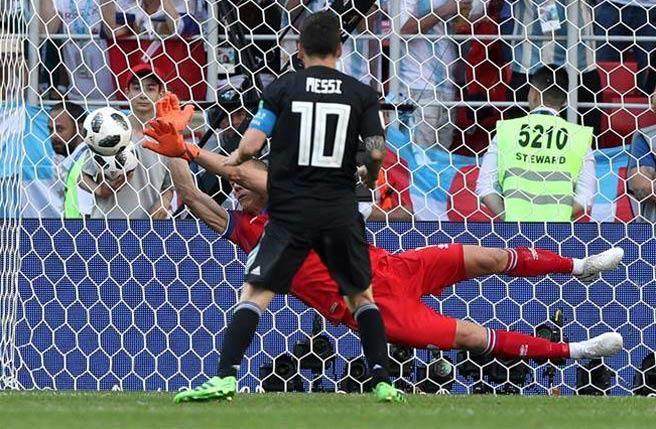 冰岛世界杯(神奇！冰岛爆冷阿根廷本土收视率99.6% 进球国脚：剩下0.4%在现场