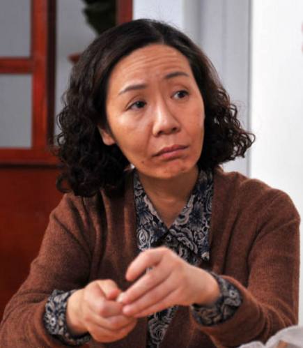 能喜能悲,表演的张力也非常之舒畅,杨青能演得了美女,也能演得了丑女