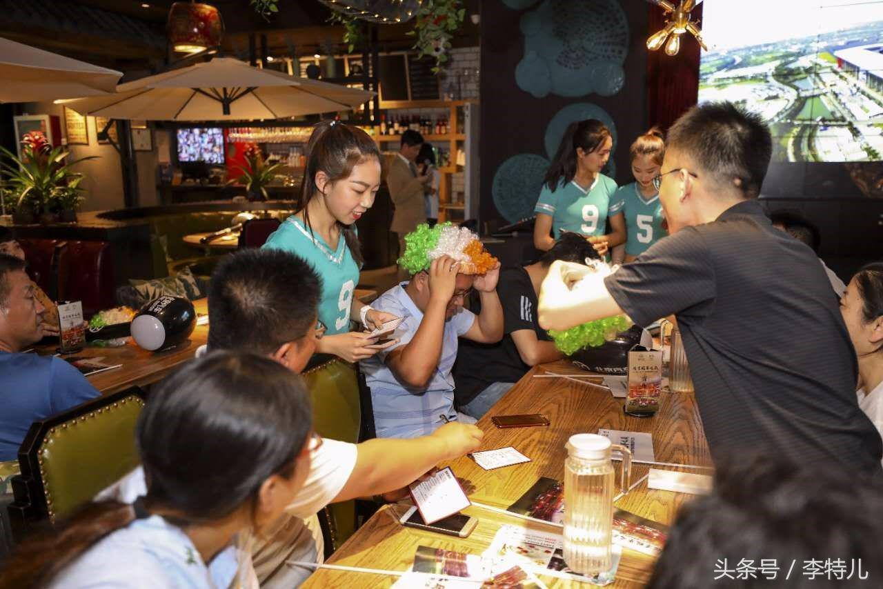 石家庄大排档看世界杯(BBQ就啤酒，看世界杯侃球，狂欢夜除了美女还有TA相伴)