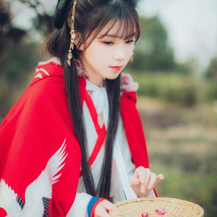 《鱼目集》人的一生充满离奇故事,那是灰白人生里值得炫耀的星光