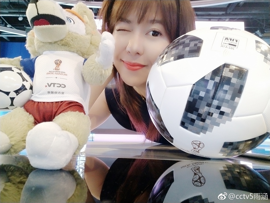 程雨涵我爱世界杯2018(央视气质女主播主持世界杯,颜值高身材好冰雪