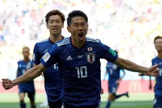 日本足球俄罗斯世界杯首场胜负(世界杯首战告捷 日本2:1 力克哥伦比亚：亚洲球队看日本)
