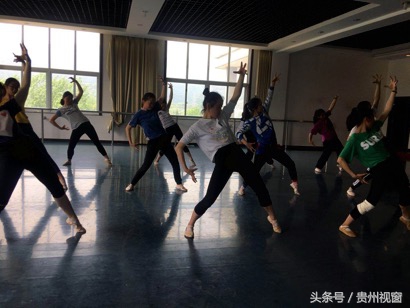 六盘水第三中学2017高考成绩（六盘水市第三中学舞蹈队在贵州省）