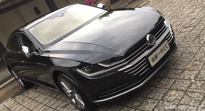 新一代大众cc已到店,黑色很大气,30w起步轿跑外观丝毫不输bba