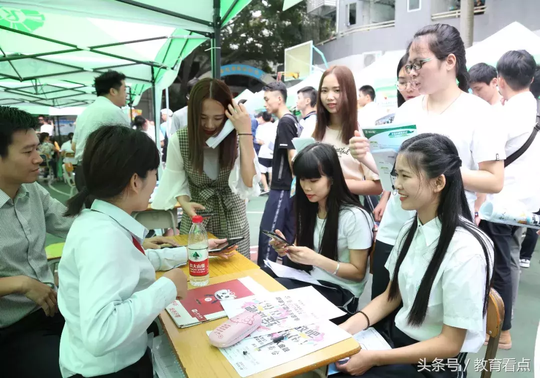 广州市技师学院——企业入校“抢人”，月薪6千过万不稀奇