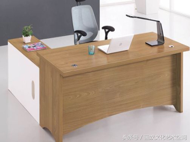 办公桌如何摆放位置？