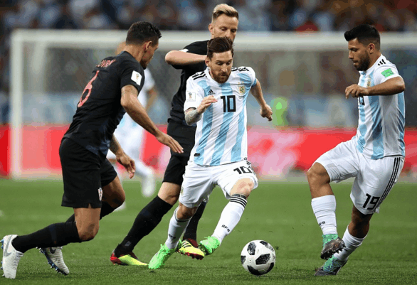 世界杯阿根廷vs克罗地亚结果(梅西无奈阿根廷0:3不敌克罗地亚，魔笛远射门将送乌龙大礼)