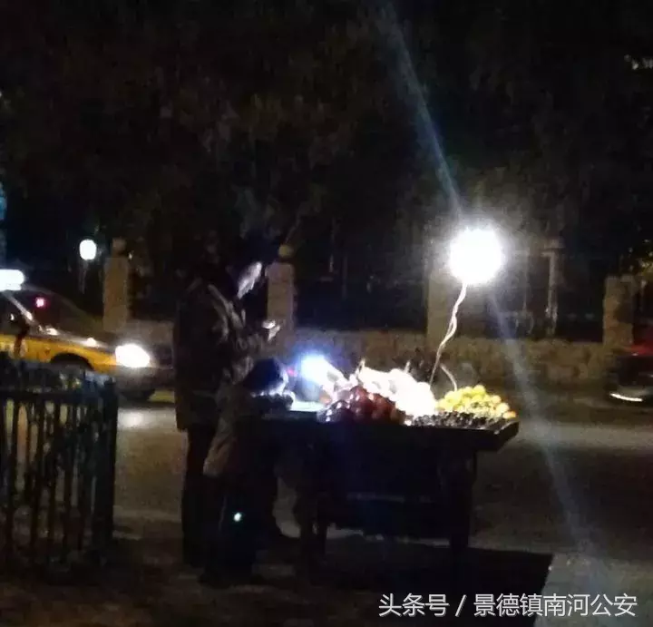 熬夜看世界杯的男人伤不起(28岁小伙熬夜看世界杯猝死：这个世界正在狠狠惩罚晚睡的人！)