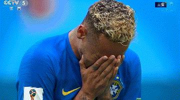 巴西2-0哥斯达黎加，蒂特连滚带爬庆祝，内马尔跪地掩面而泣