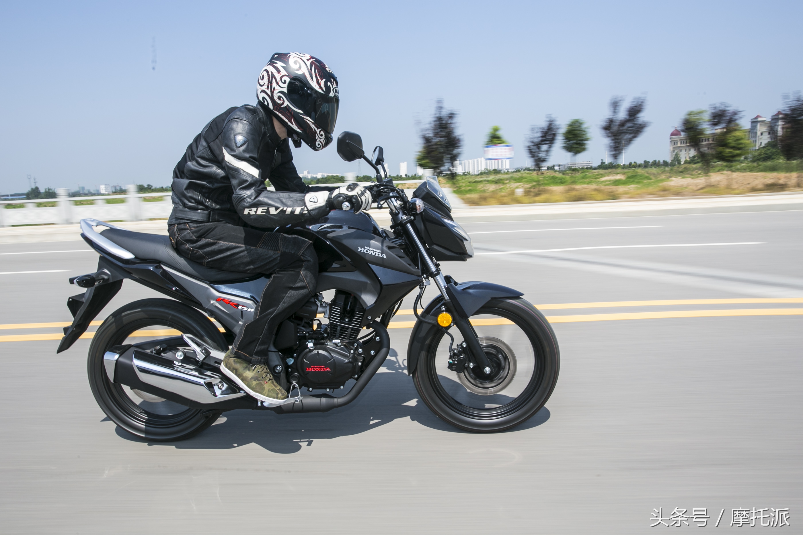 五羊本田幻影150摩托车价格可玩度不错