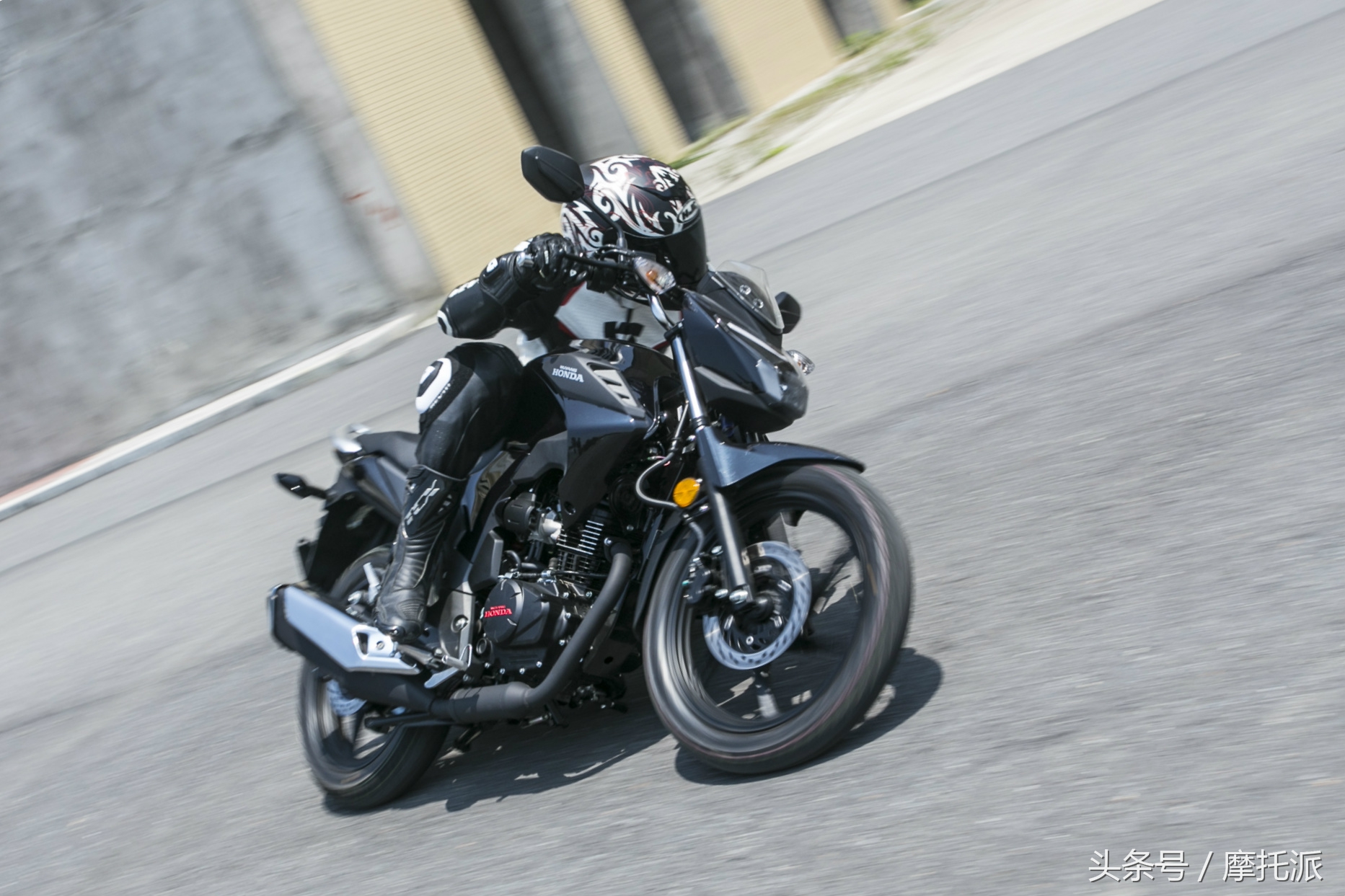 五羊本田幻影150摩托车价格可玩度不错