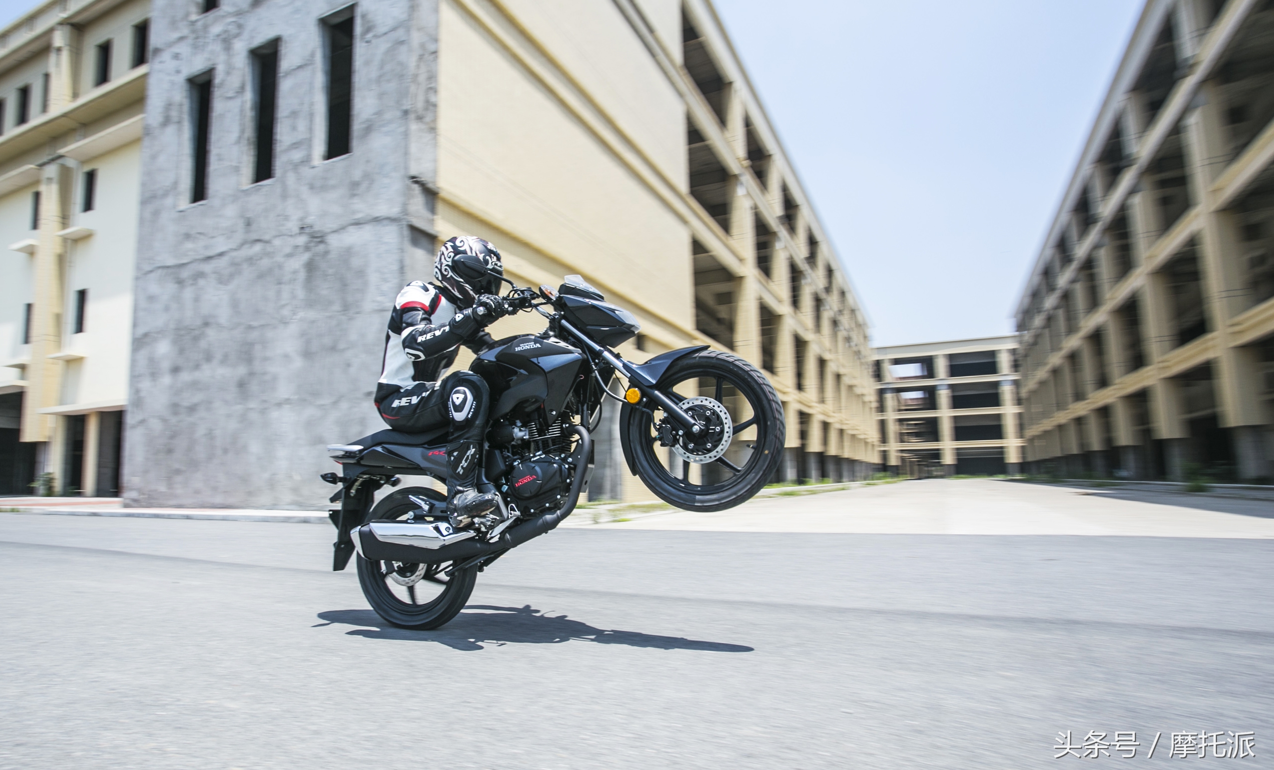 五羊本田幻影150摩托车价格可玩度不错