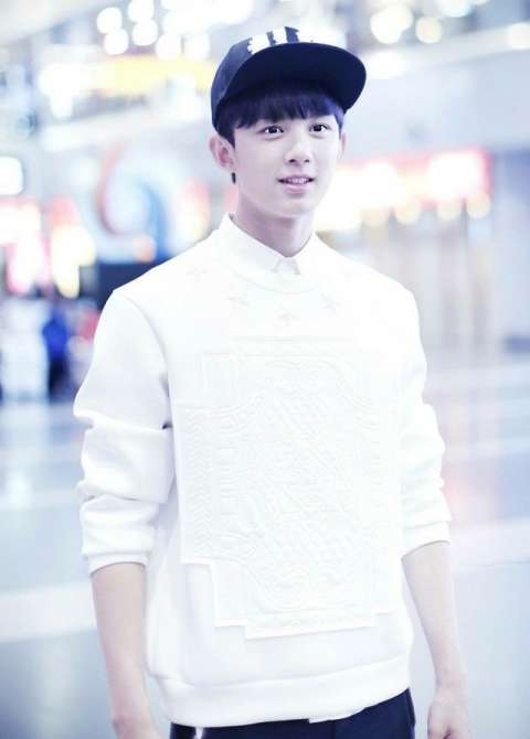 高考成绩已爆出，“老戏骨”吴磊语数均不及格，却赢在了专业上