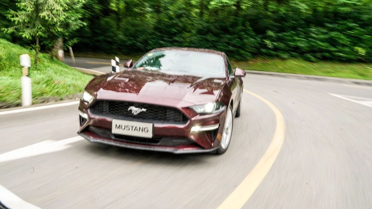 不再娘炮车！试驾福特2018款Mustang！