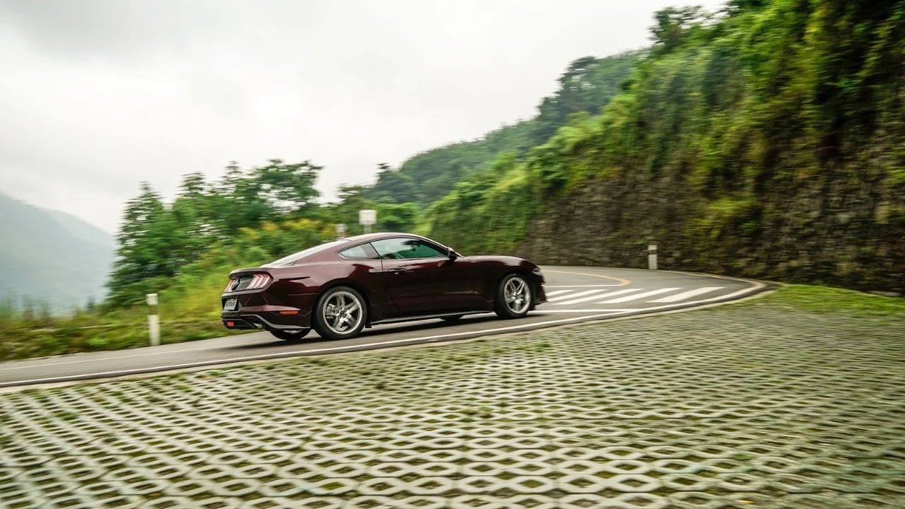 不再娘炮车！试驾福特2018款Mustang！
