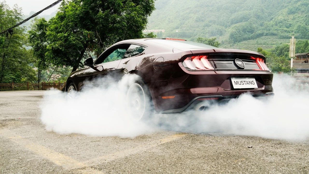 不再娘炮车！试驾福特2018款Mustang！