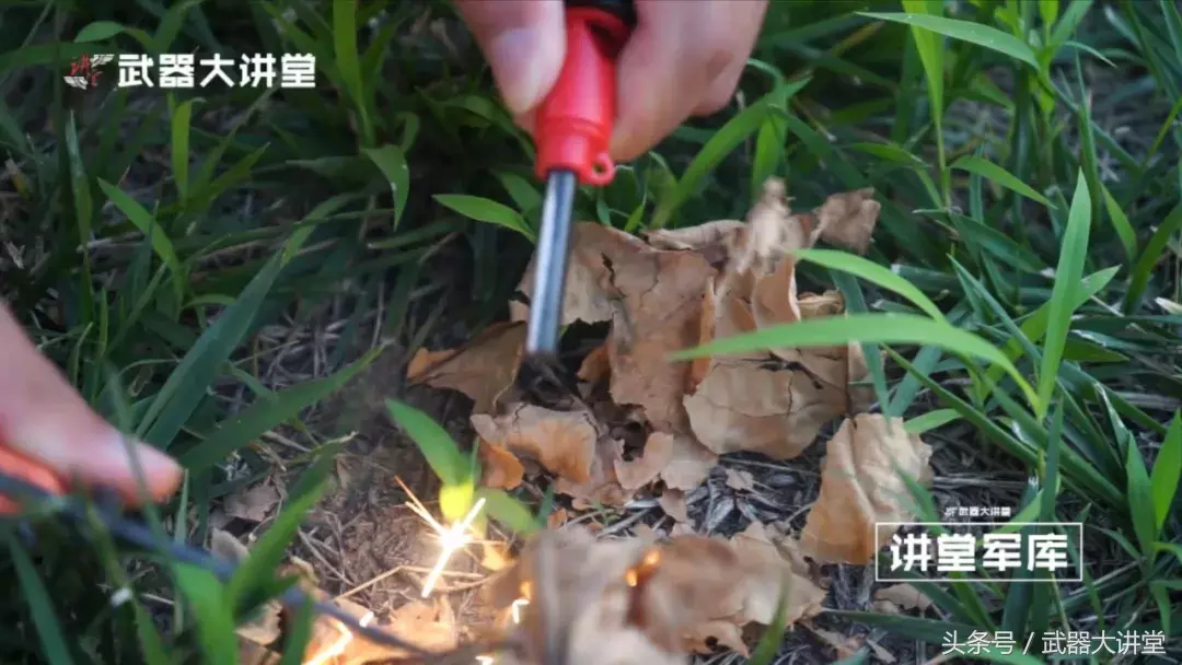 德国冷兵器的典型代表,多功能月牙2代工兵铲