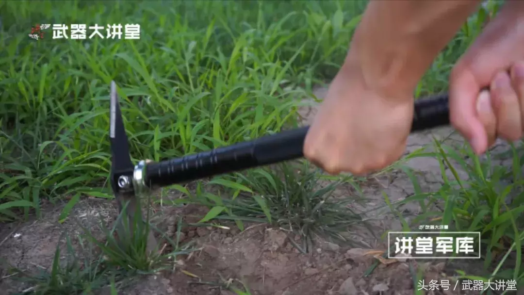 德国冷兵器的典型代表,多功能月牙2代工兵铲