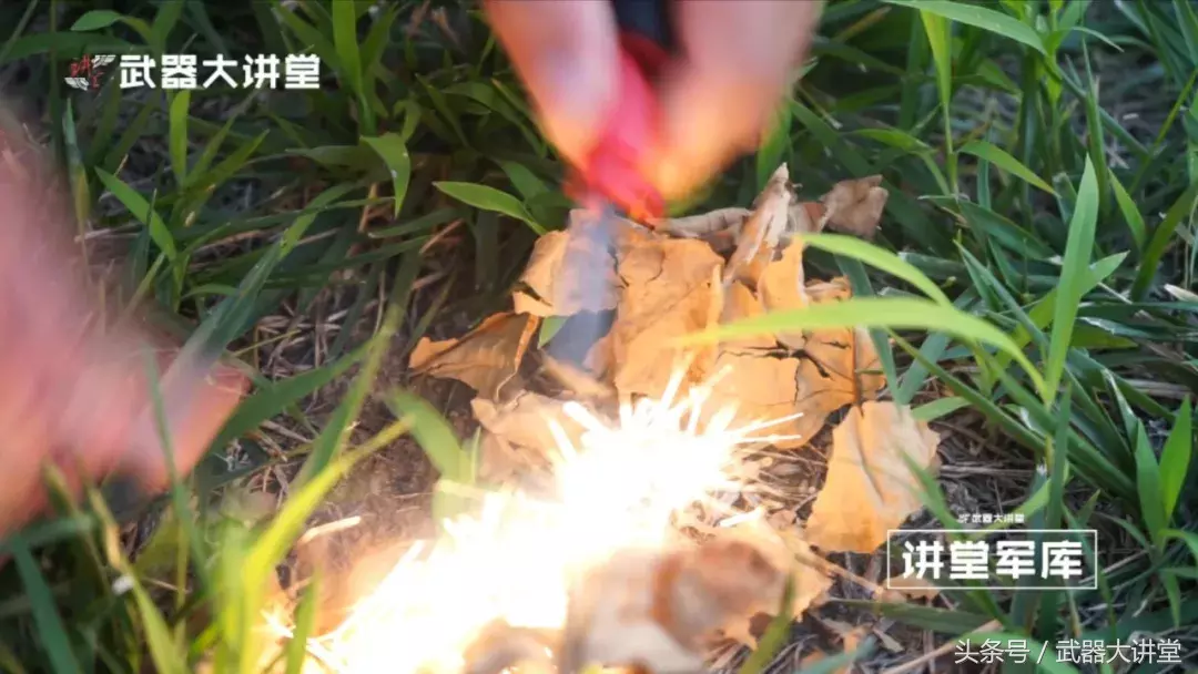 德国冷兵器的典型代表,多功能月牙2代工兵铲