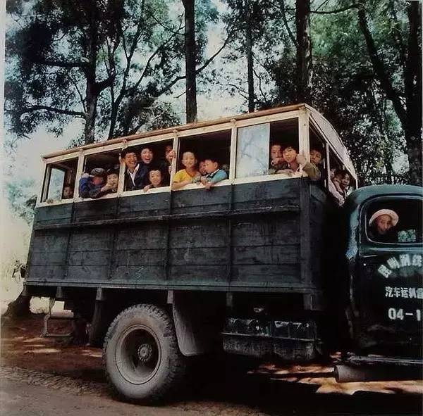 一位日本摄影师36年前偷拍中国孩子，却给我们留下纯真年代