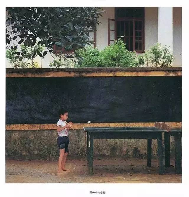 一位日本摄影师36年前偷拍中国孩子，却给我们留下纯真年代