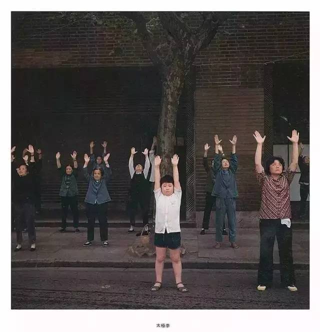 一位日本摄影师36年前偷拍中国孩子，却给我们留下纯真年代