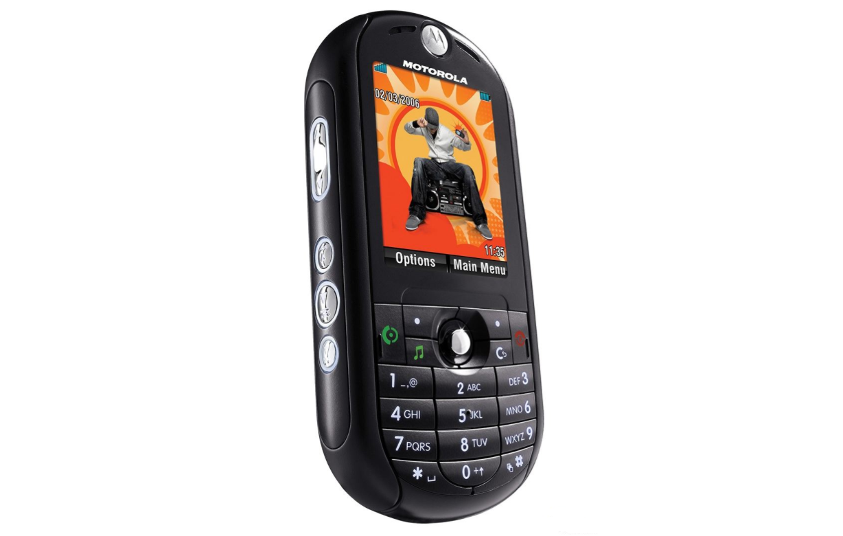 这可能是全世界唯一一个能刷成智能手机的功能手机——摩托罗拉e2