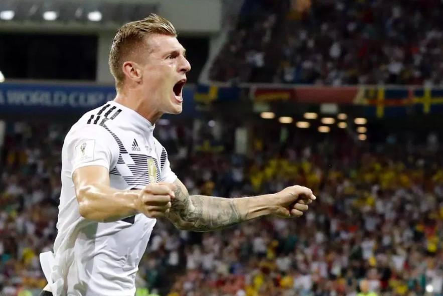 世界杯男模队壁纸(德国队逆转胜!克罗斯绝杀球成为男模天团新英雄!