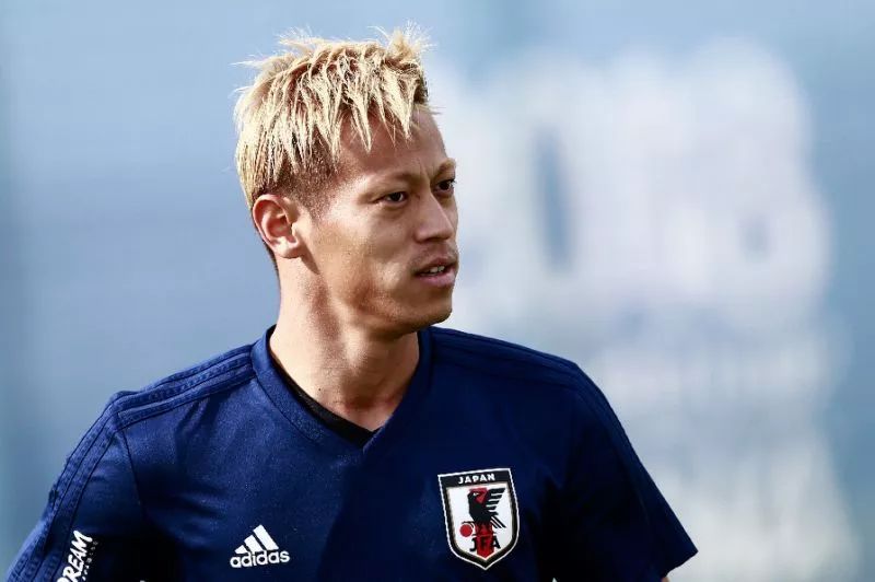 本田圭佑没上世界杯(世界杯亚洲第一人！8年后，他还能率领日本出线吗？)