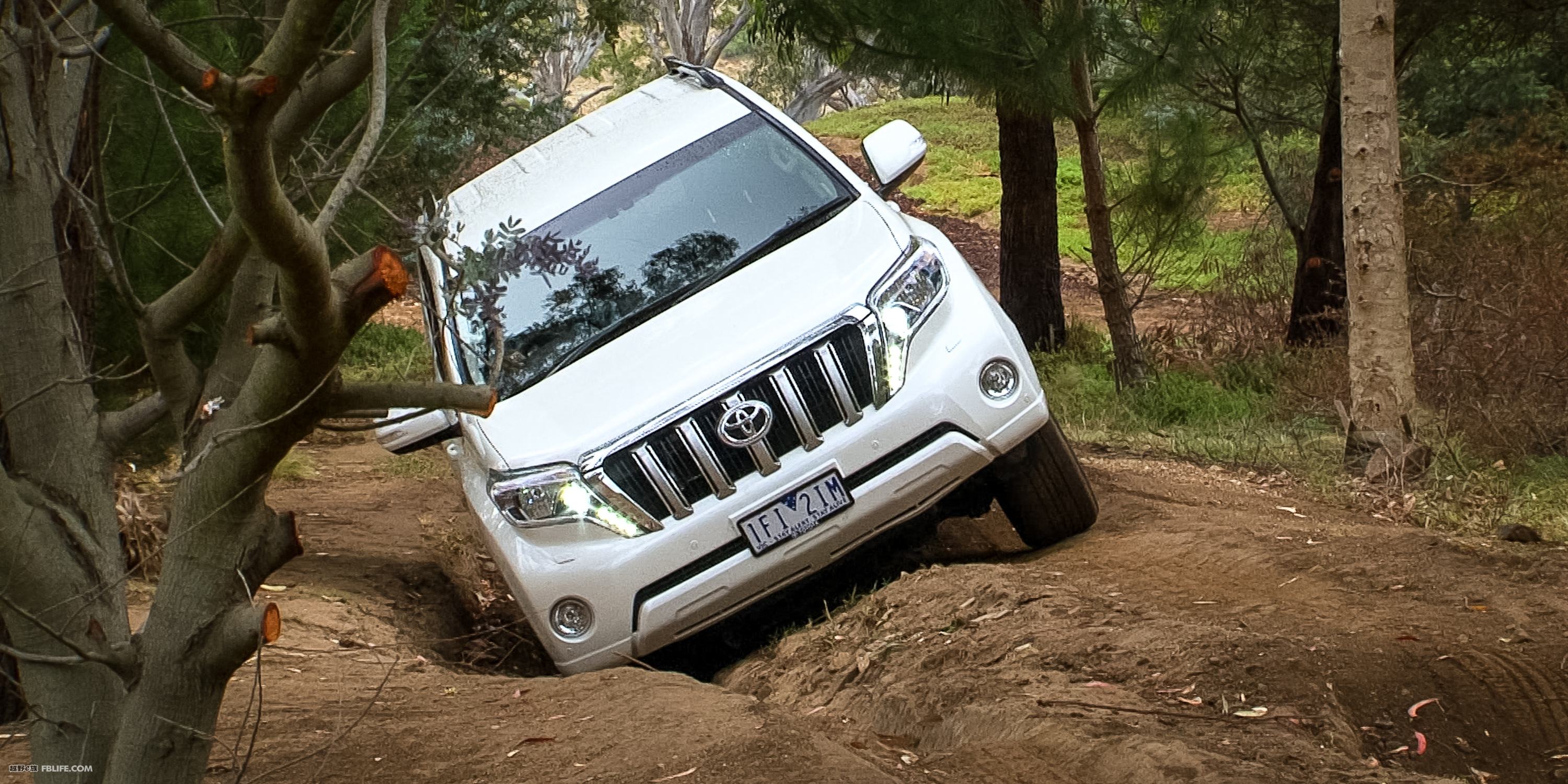 随着竞争压力的持续加强,国产普拉多在进口车的压力之下,不得不通过