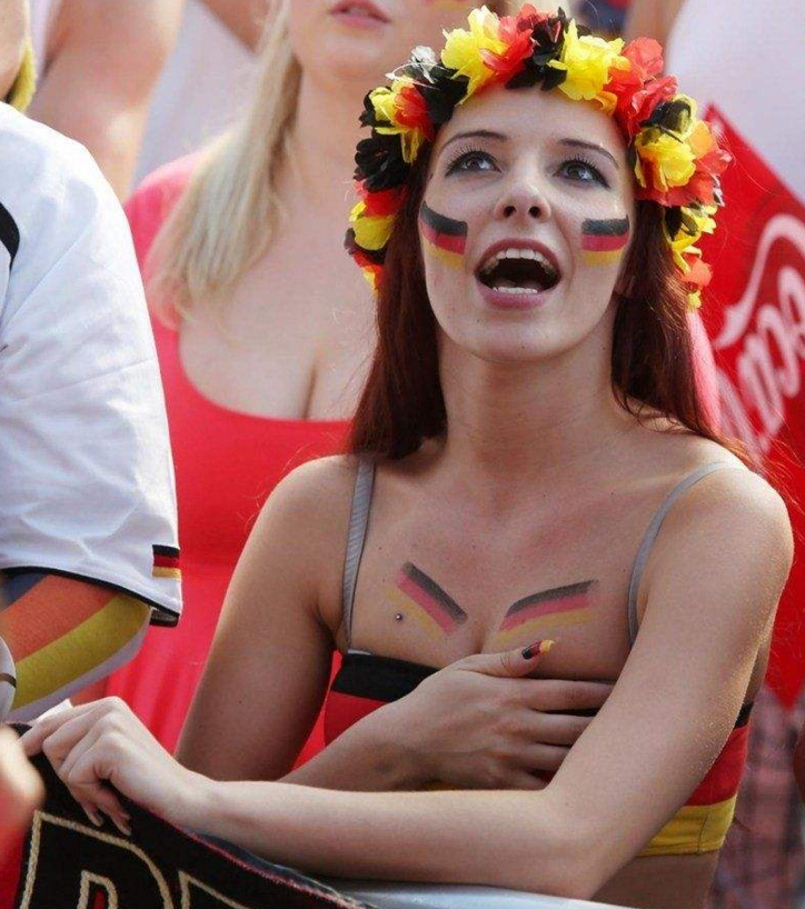 世界杯出现大美女(世界杯女球迷美出新高度！波兰球迷最傲人，伊朗球迷最抢镜)