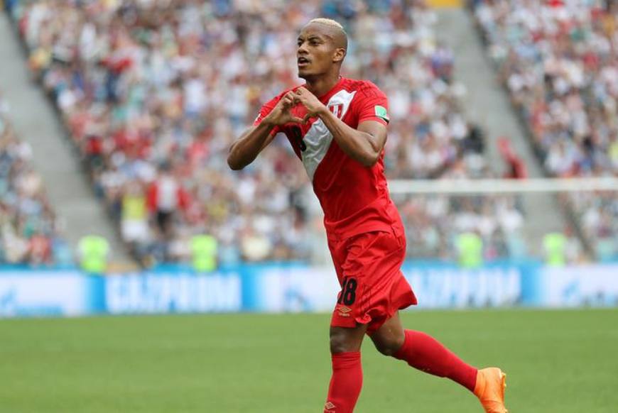 小组赛2胜1平拿到小组第一,丹麦1胜2平排名第二;而秘鲁击败澳大利亚