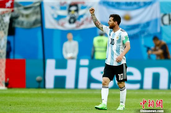 86年世界杯阿根廷庆祝（梅西罗霍建功！阿根廷2-1险胜尼日利亚出线）