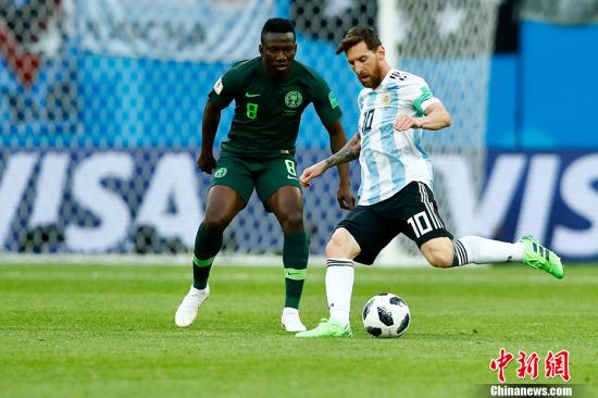 86年世界杯阿根廷庆祝（梅西罗霍建功！阿根廷2-1险胜尼日利亚出线）