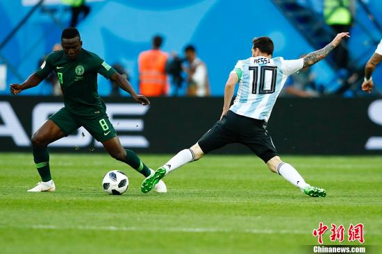 86年世界杯阿根廷庆祝（梅西罗霍建功！阿根廷2-1险胜尼日利亚出线）