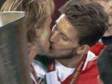 为什么世界杯晚上比赛（为什么要夜战世界杯？除了球技我们还要了解啥？）