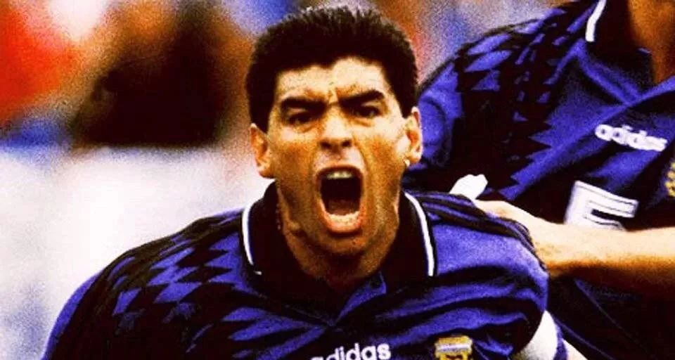 1998年世界杯"小毛驴"奥特加(ariel ortega)头撞荷兰门将范德萨(edwin