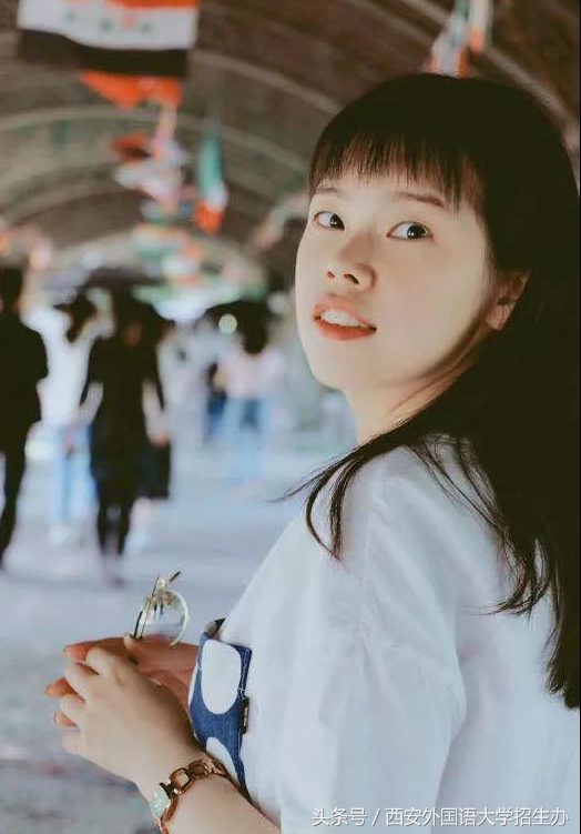 用表情包上课，打游戏打到省级水平，大学老师都这么“不务正业”？