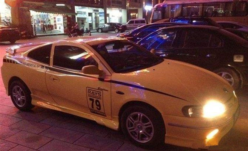 再穷也能开跑车，看看这3款跑车，其中一款8万就能买