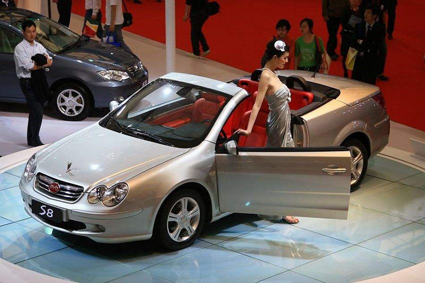 再穷也能开跑车，看看这3款跑车，其中一款8万就能买