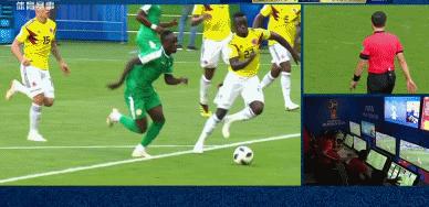 耶里-米纳头球破门J罗伤退，哥伦比亚1-0塞内加尔头名晋级