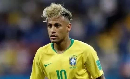 内马尔巴西世界杯发型（内马尔的泡面头其实大有“深意”？足球界的发型比拼你看得懂么）