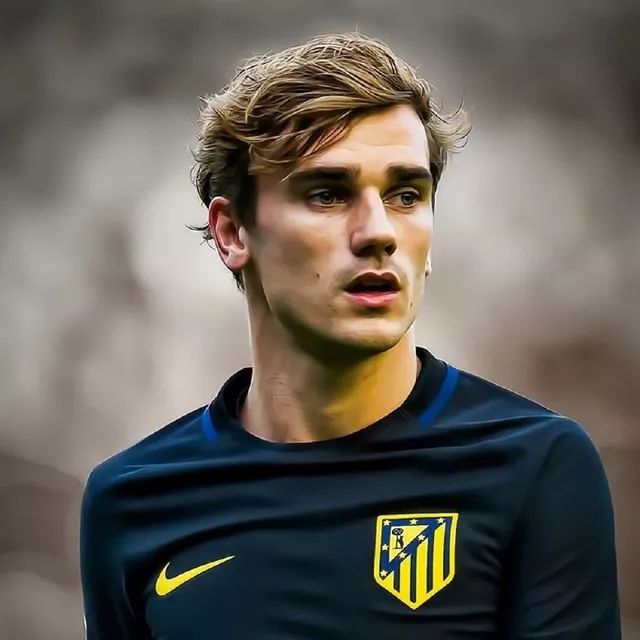 内马尔巴西世界杯发型（内马尔的泡面头其实大有“深意”？足球界的发型比拼你看得懂么）