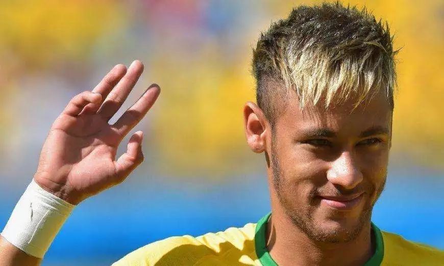 内马尔巴西世界杯发型（内马尔的泡面头其实大有“深意”？足球界的发型比拼你看得懂么）