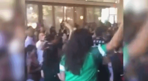 世界杯冰岛胜利庆祝（最重要是开心！他们这样庆祝，不像是输球或出局的球队）-华海博客