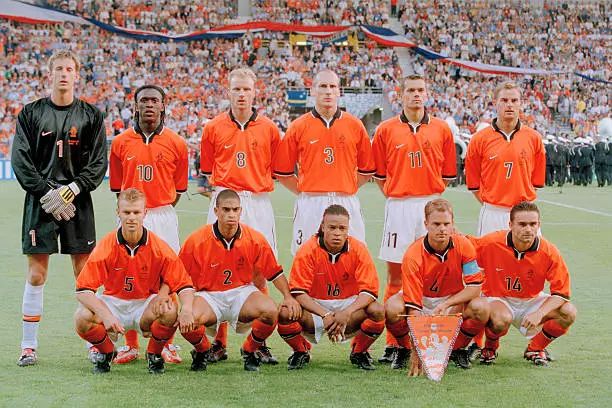 荷兰比利时首发98世界杯（这支荷兰队在98世界杯虽没获得冠军，却踢出队史最具观赏性的一届）
