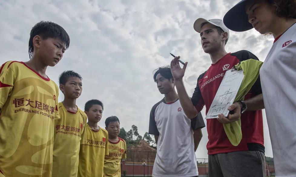 哪里还能压世界杯(中国队何时能再进世界杯？这两家外媒给出了预测)