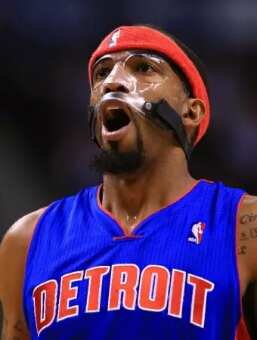 为什么有些nba球员要戴面具（NBA5种经典面具哪种辨识度高？奥尼尔也戴过，科比佩戴“蝙蝠侠”）