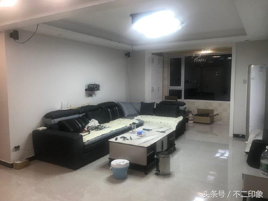 世界杯实况照片墙布置（老公装修为了方便看世界杯在电视墙做投影仪，完工后我懵了，晒晒）