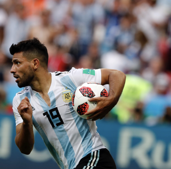 今天到场支持阿圭罗的朋友们(阿圭罗ins:感谢所有人支持,阿根廷会一如